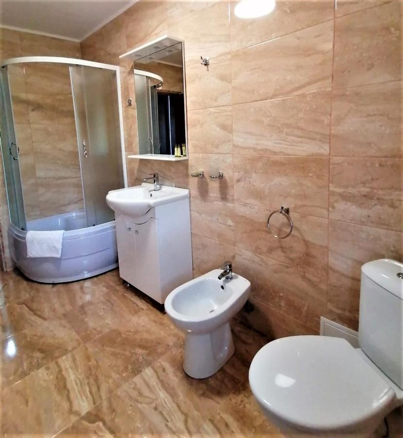 Casa Carp Calarasi Hotell Exteriör bild