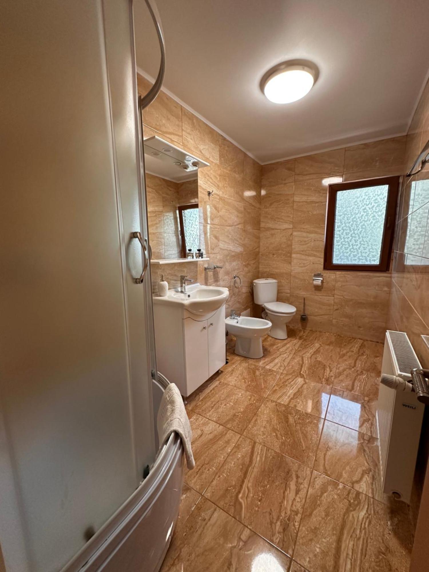 Casa Carp Calarasi Hotell Exteriör bild